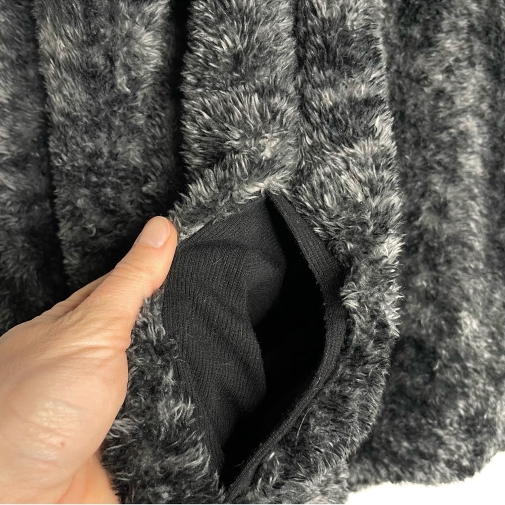 LuLaRoe Nancy Half Zip Pullover SO SOFT Gray Black Size Large - Picture 3 of 10